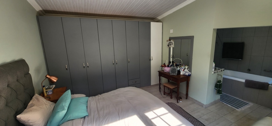 4 Bedroom Property for Sale in Dana Bay Western Cape